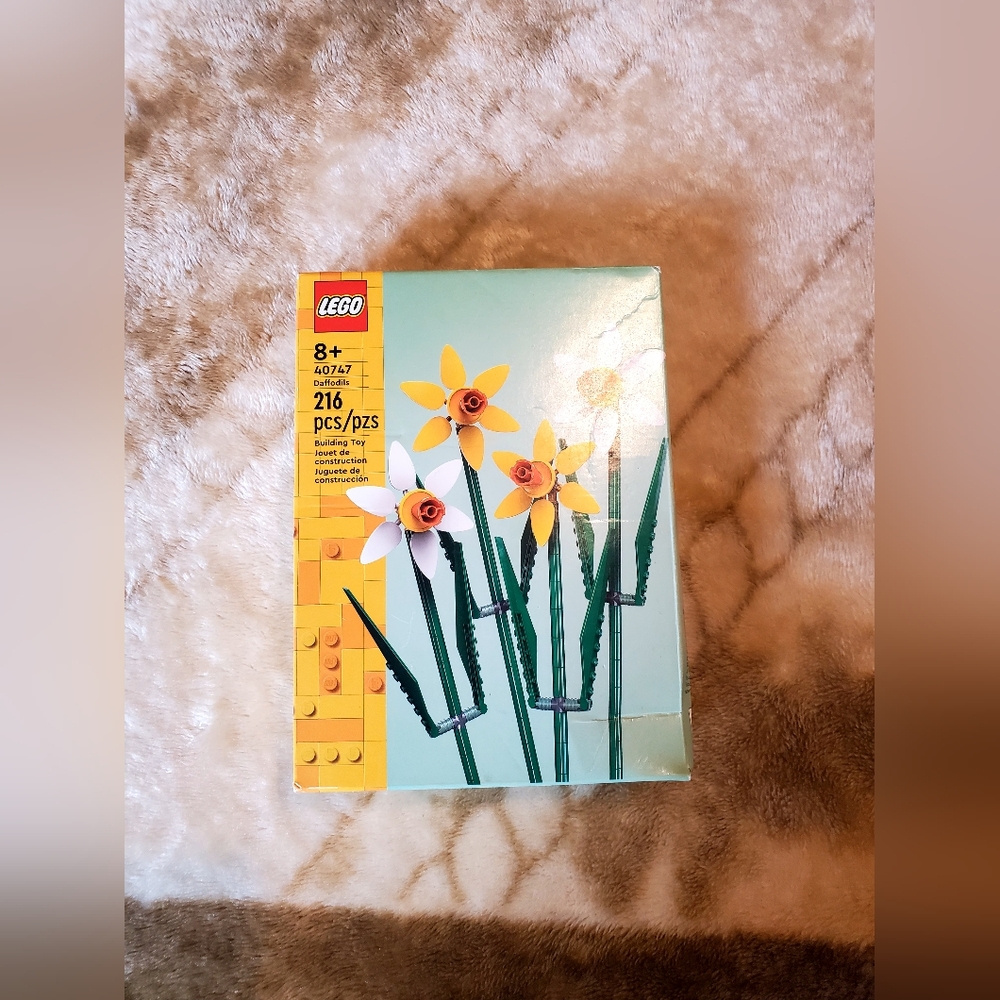 LEGO Yellow & White Daffodil Flower